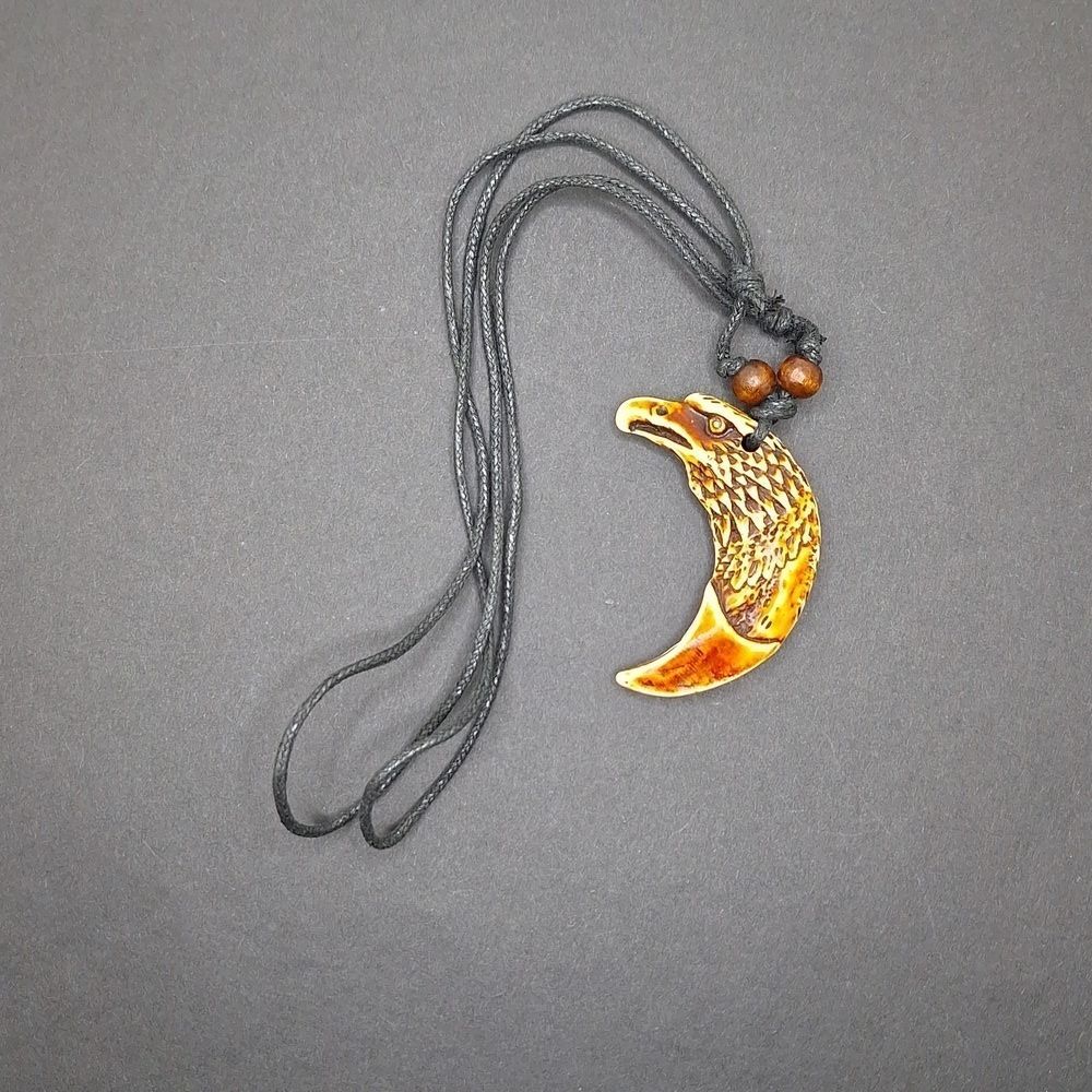 Eagle head tooth shaped pendant adjustable necklace